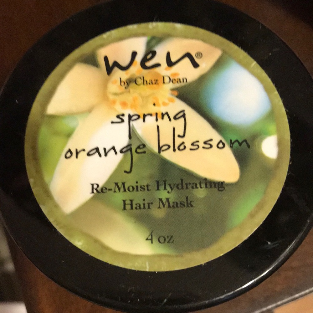Wen re-moist hydrating hair mask